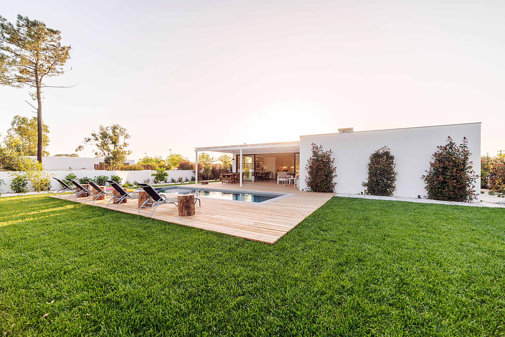 single-home-0009 Three-bedroom with garden